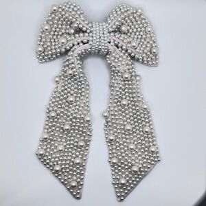Gorgeous Ivory Pearl Hair Bow clip - New